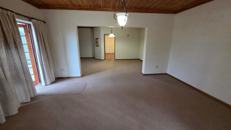 To Let 4 Bedroom Property for Rent in Fichardt Park Free State
